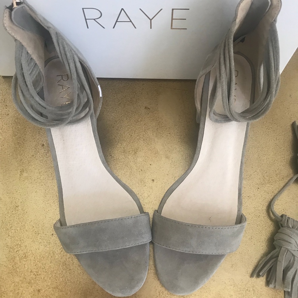 Shoes - Picture 2 of 7